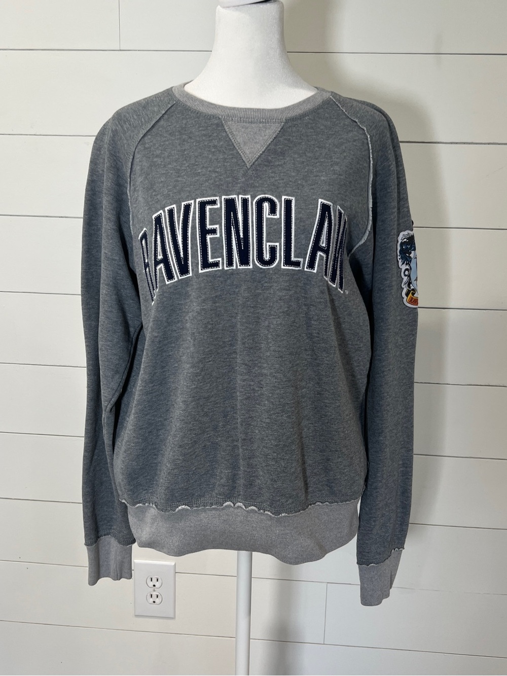 Harry Potter Ravenclaw Gray Crewneck Sweatshirt